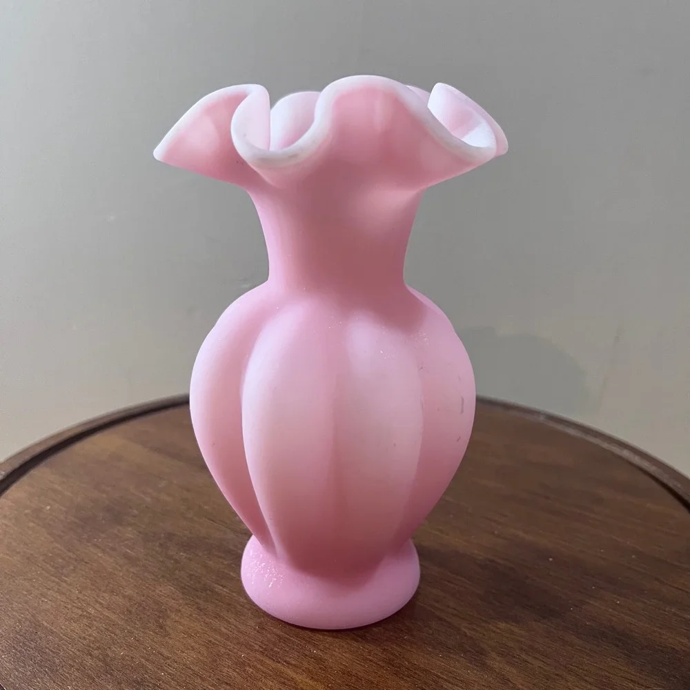 Vtg Fenton Pink Satin Glass Melon Ribbed Ruffled Rim Bud Vase 6 Inch